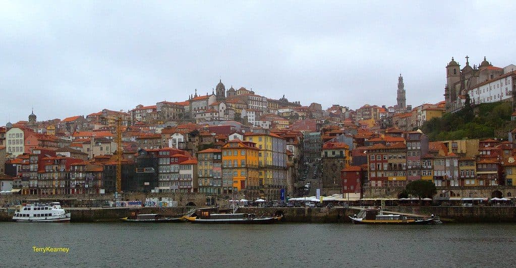 Imagens da Ribeira do Porto junto ao Rio Douro